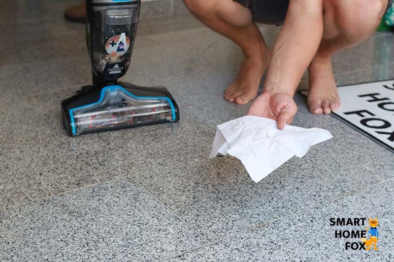 Reinigung von Erde auf dem Boden